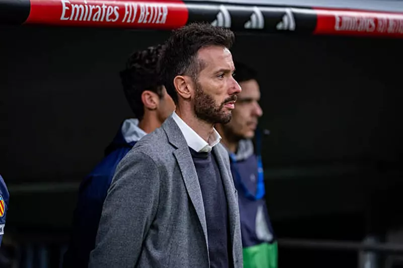 كوربران مدرب فالنسيا يطارد إنجازا جديدا في برنابيو كوربران مدرب فالنسيا يطارد إنجازا جديدا في برنابيو